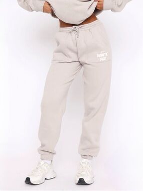 White Fox Boutique Gray Offstage Sweatpants Moon SZ XS
